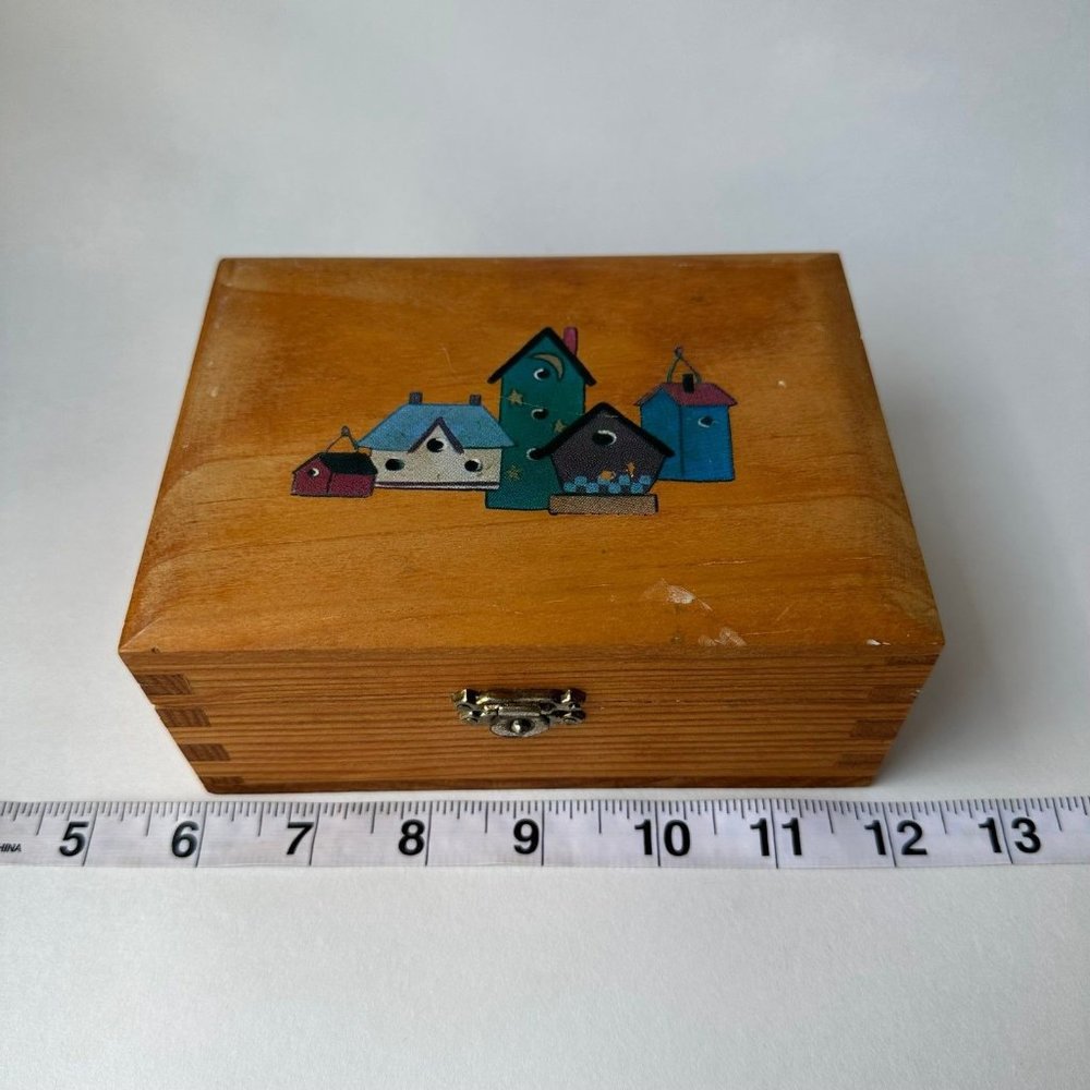 Wooden Bird House Box - Picture 8 of 9